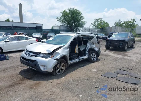 2015 Toyota Rav4 Xle z USA, uszkodzony, nr VIN JTMRFREV9FJ014139